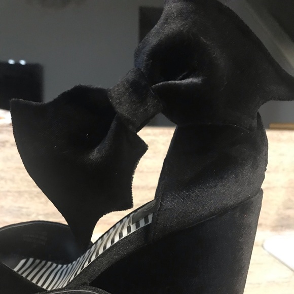 👻Dollskill Batty White Platforms!! Discontinued👻 - Picture 7 of 10